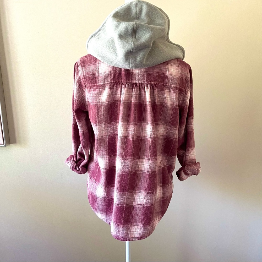 Women’s Lucky Brand flannel shirt with hoodie! Size S - Picture 5 of 7